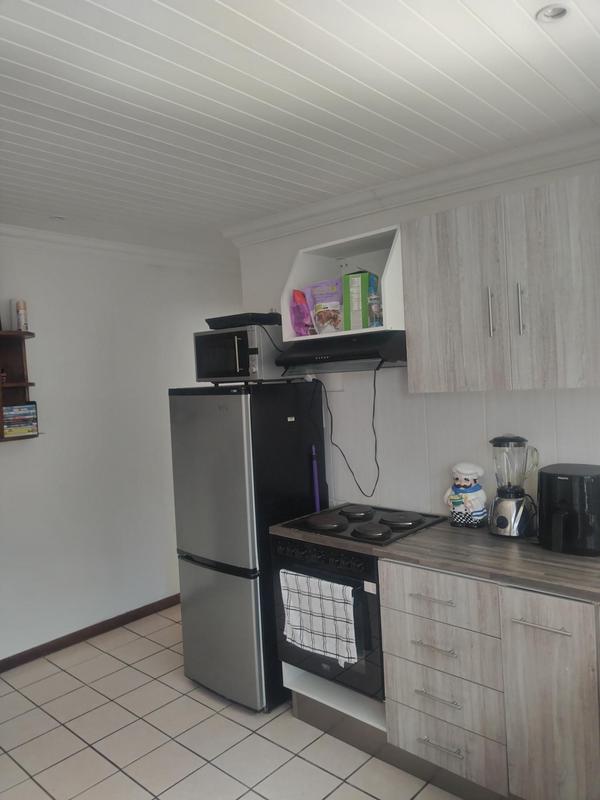 To Let 1 Bedroom Property for Rent in Heathfield Western Cape